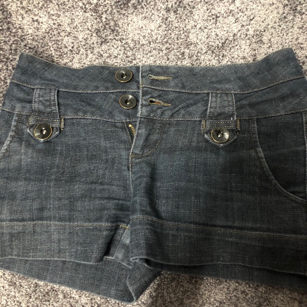 black/blue jean shorts